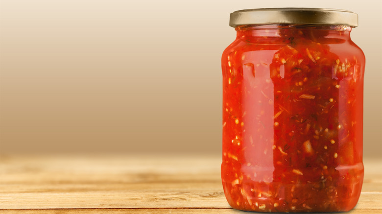 jar of tomato sauce