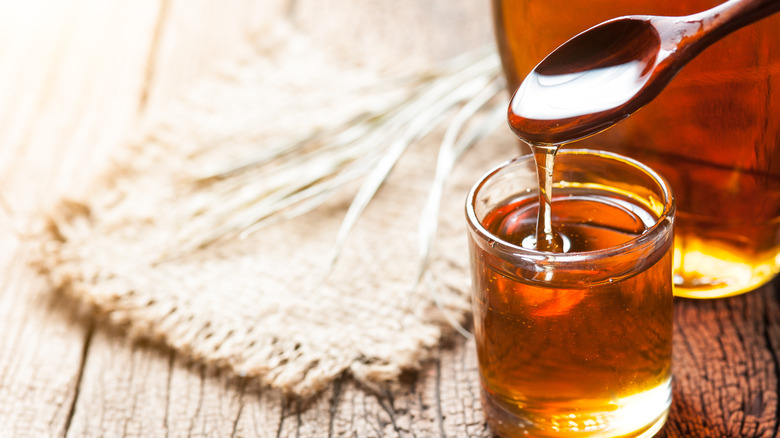 maple syrup with spoon