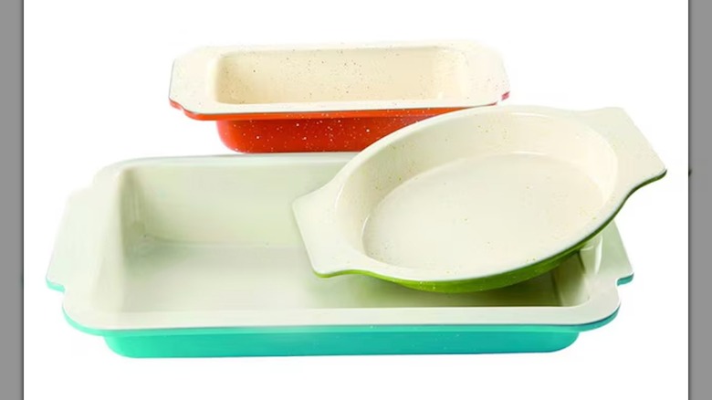 Gibson Home Steel Bakeware Set on a white background