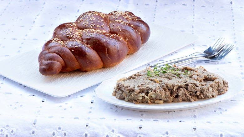 Chopped chicken liver pate