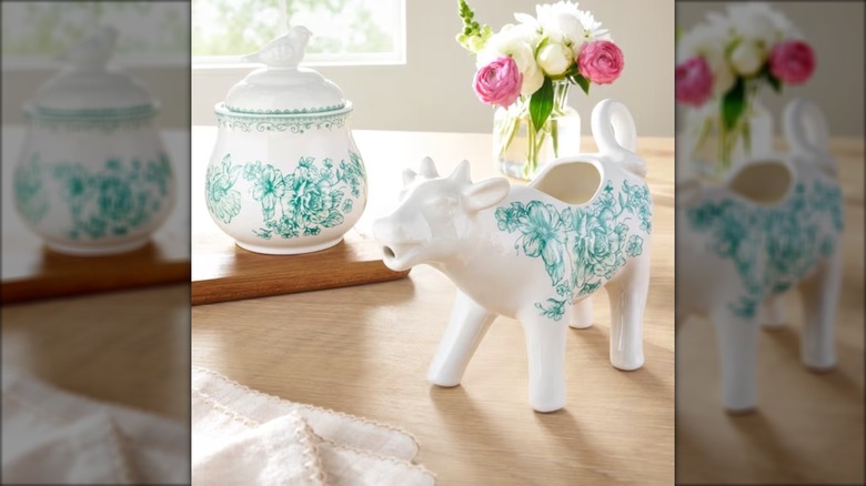 Pioneer Woman Agatha Stoneware sugar bowl with bird and cow-shaped creamer w/ green floral design