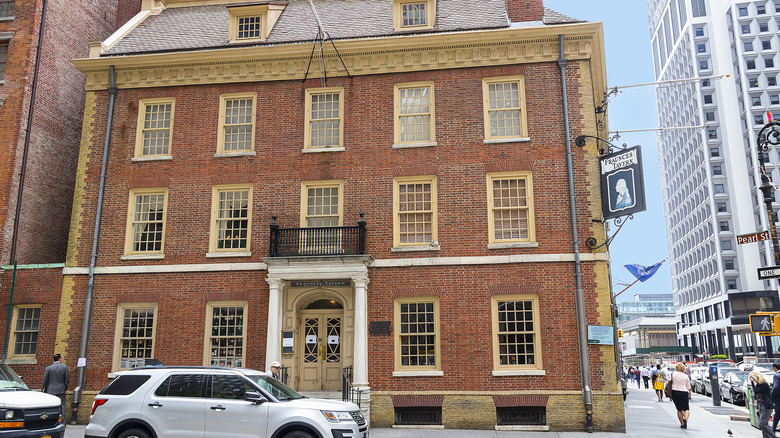 Outside of Fraunces Tavern