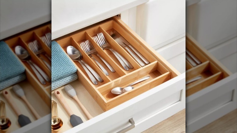 Compartment flatware organizer sits in drawer