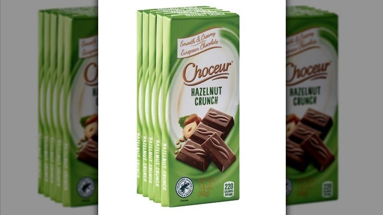 Hazelnut crunch bar pack on white background