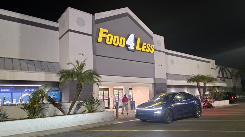 Food 4 Less storefront