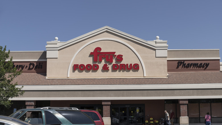 Fry's grocery storefront