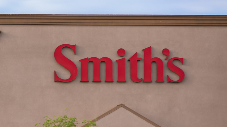 Smiths Food and Drug Sinage