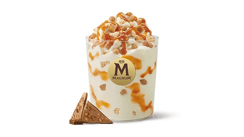 McFlurry Magnum Gold Caramel next to pieces of a Magnum bar