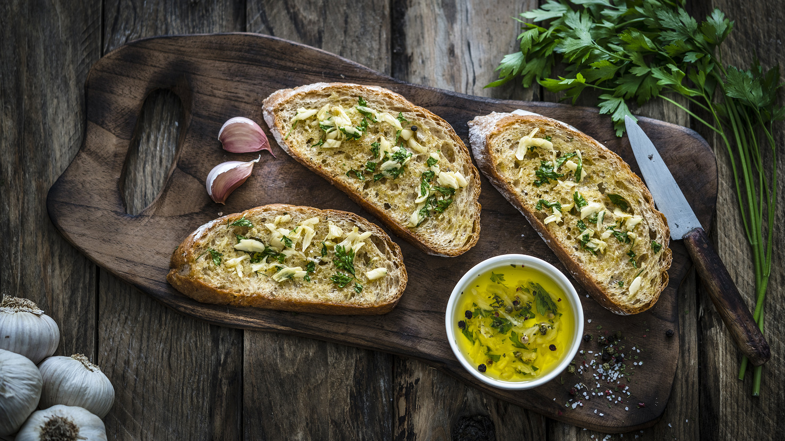 18 Ways To Take Garlic Bread To The Next Level - Vimarsana News