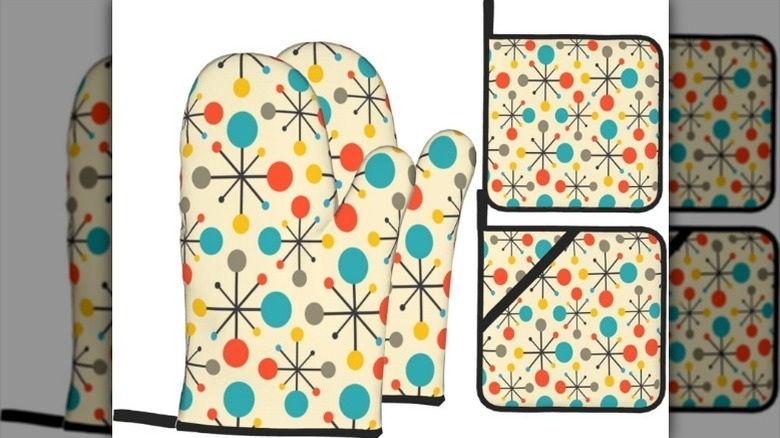 Retro oven mitt set against white background.