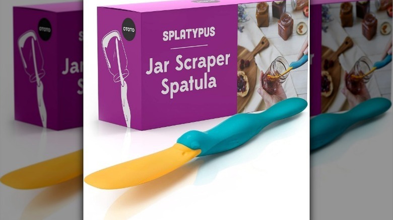 Splatypus jar scraper with box on white background