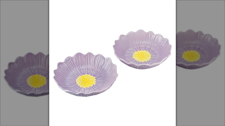 Product image of the Crofton flower serving assortment