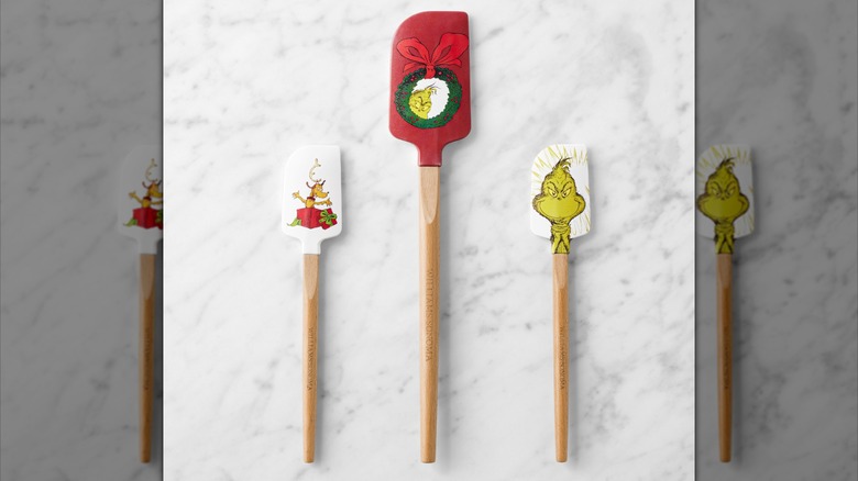 Set of three Grinch spatulas