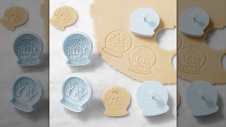 Williams Sonoma Snow Globe Impression Cookie Cutters