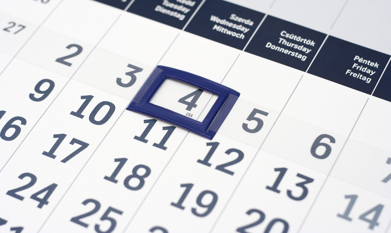 Travel Mid-Week to Save Money