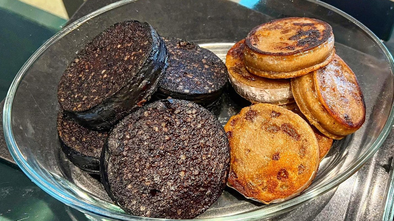 Fruit pudding and black pudding