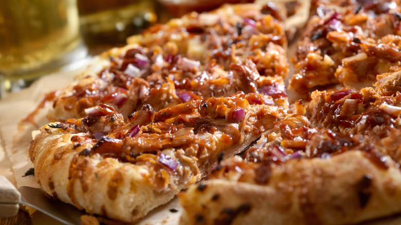 chicken red onion pizza slices