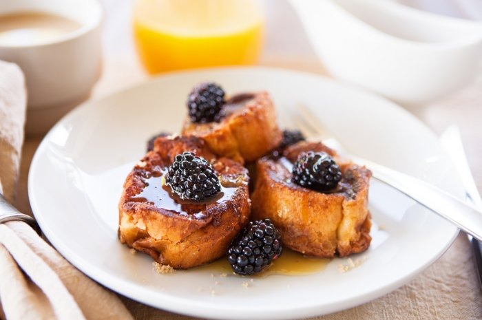 Cornbread French Toast With Blackberries