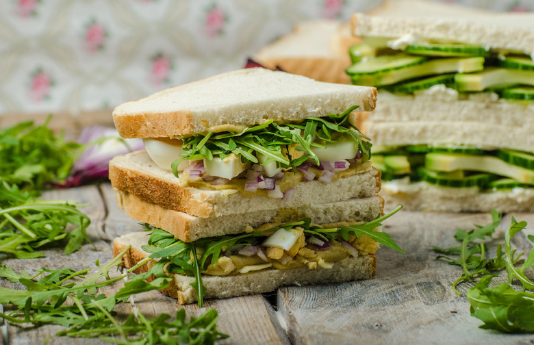 Healthy Egg White Scramble Sandwich 