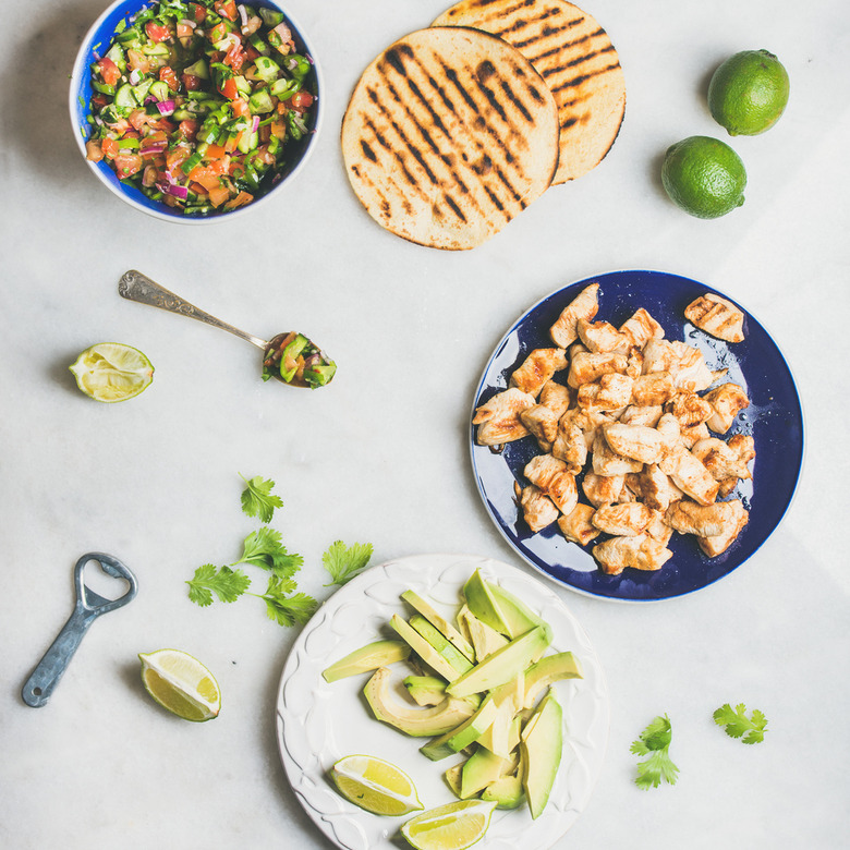 Crispy Tortilla Pizza With Grilled Chicken