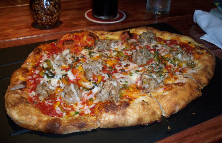 #9 Serious Pie, Seattle, Wash. (Sweet fennel sausage, roasted pepper, provolone)
