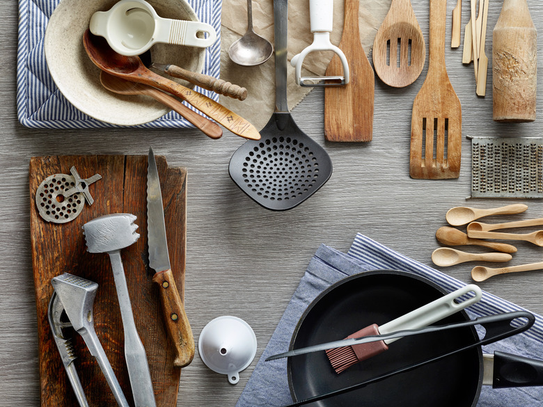 25 Essential Kitchen Tools 