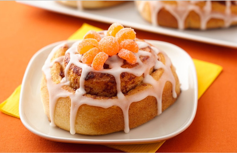 Spider Web Cinnamon Rolls 