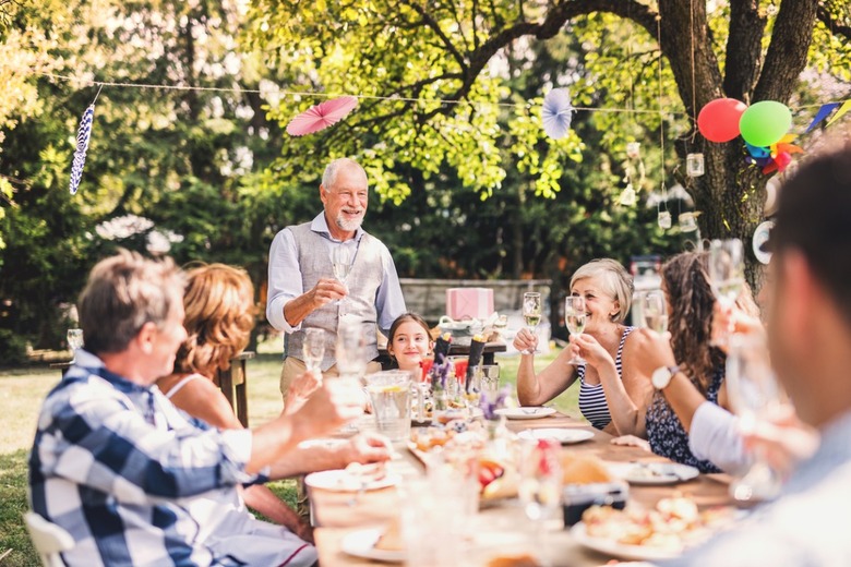 25 Secrets to Being the Best Party Guest Ever