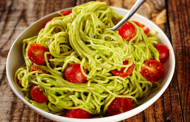 Spaghetti with Avocado Sauce