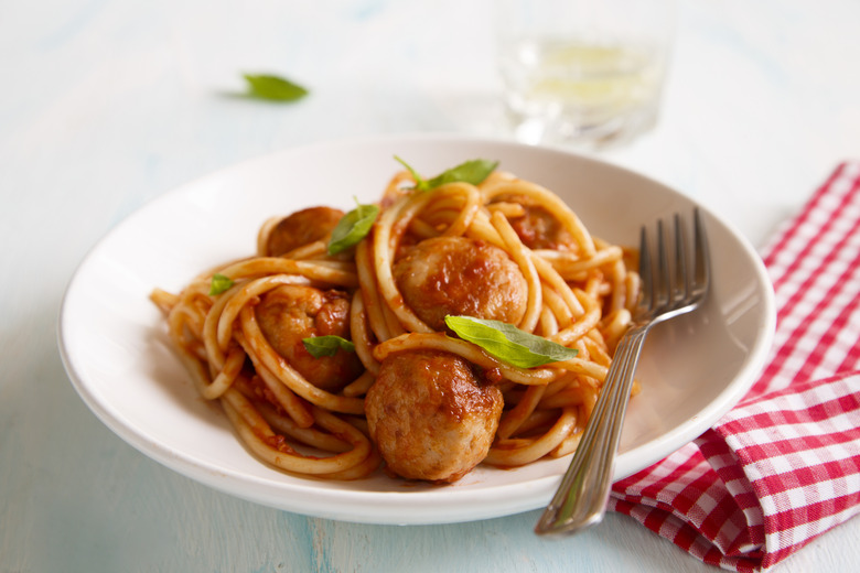 Spaghetti with Tomato Sauce and Ricotta Turkey Meatballs