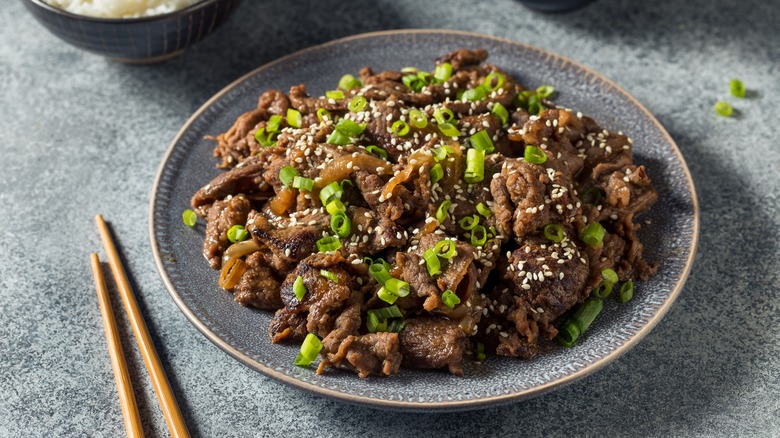 plate of beef bulgogi