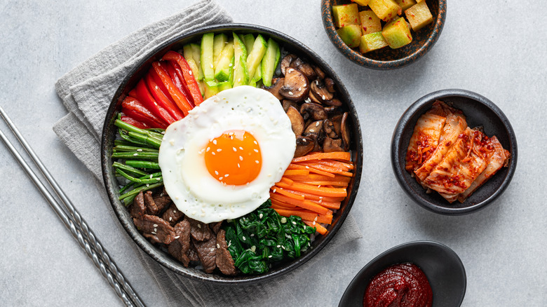 bibimbap with banchan