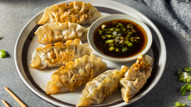 mandu with dipping sauce