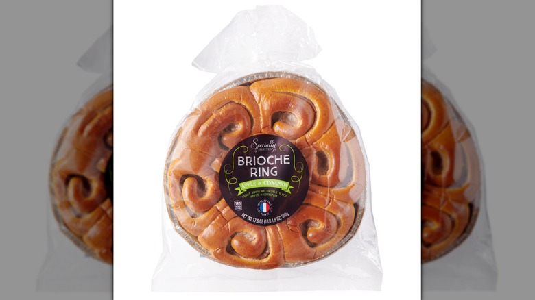 A Specially Selected Apple Cinnamon Brioche Ring on a white background