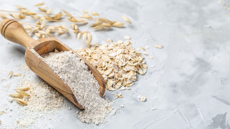 oats and oat flour