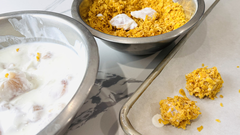 Coating popcorn chicken