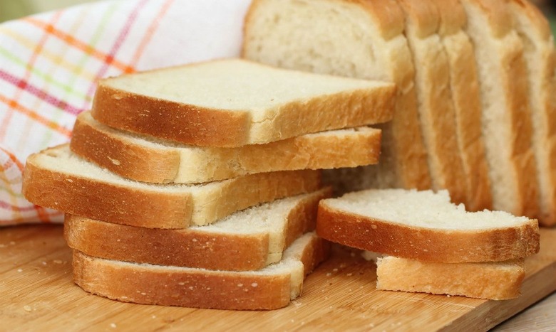 3 Ways to Make Stale Bread Edible