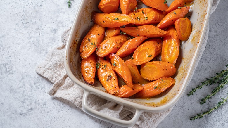 roasted carrots in baking dish