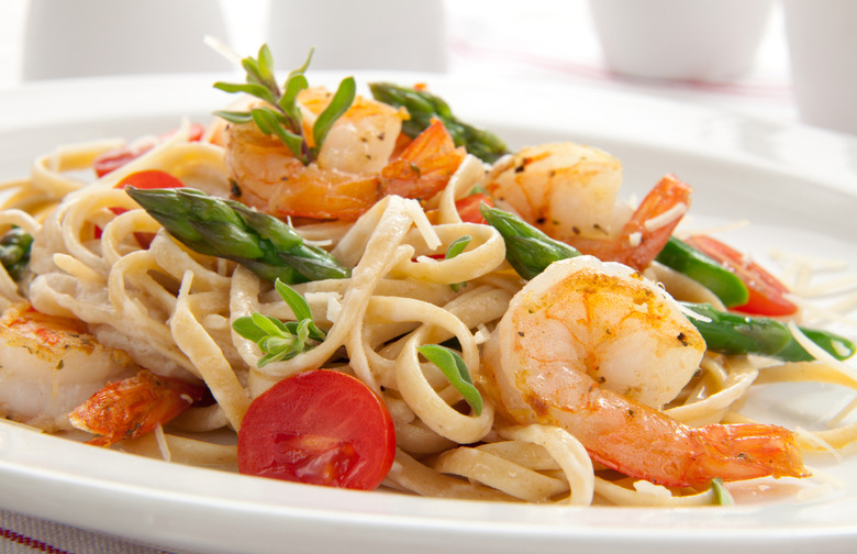 Simple Linguine With Shrimp and Lemon Oil
