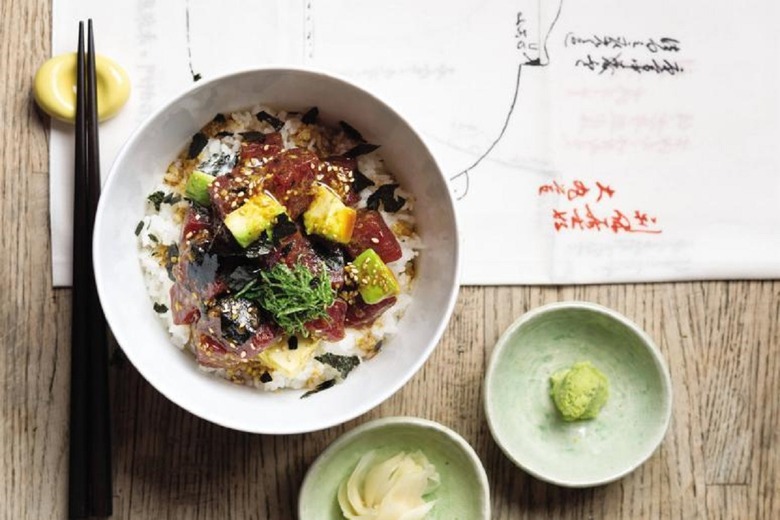 Tekka Don No Poke (Hawaiian Poke-Style Tuna Rice Bowl)