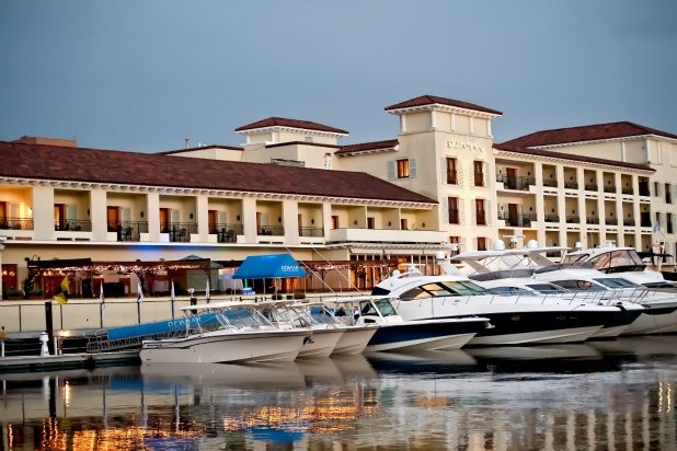 Delamar Greenwich Harbor (Greenwich, Conn.)