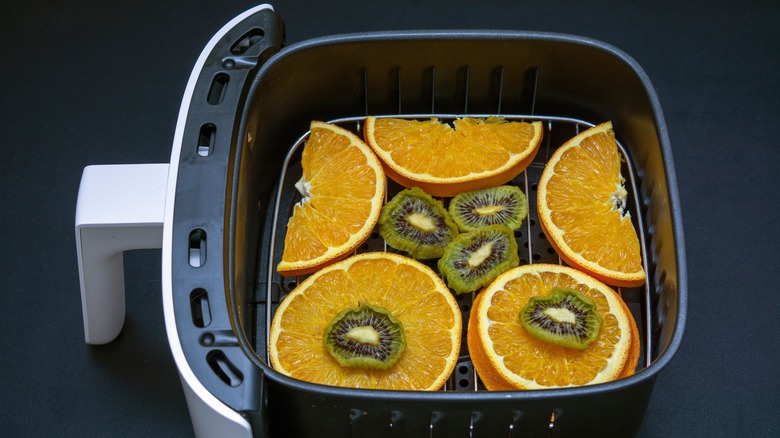 dehydrating fruit in air fryer
