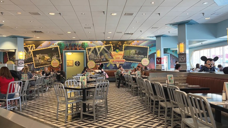 The interior of Hollywood & Vine in Hollywood Studios