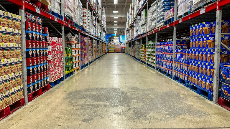 Sam's Club cereal and breakfast aisle