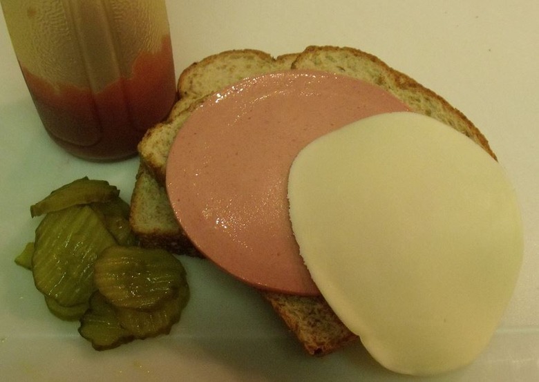 5 Foods That Ketchup Has No Right to Top