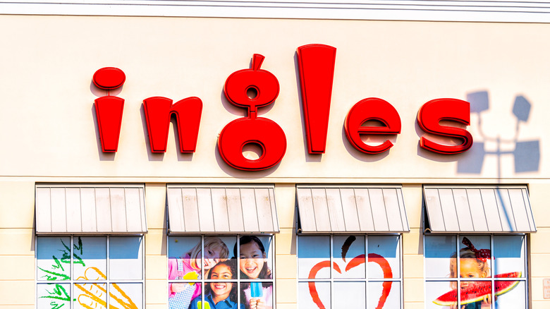 Ingles markets grocery storefront