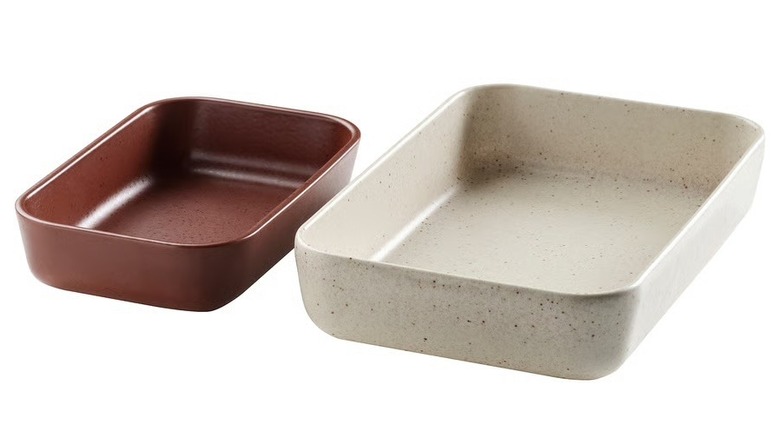 2-piece baking dish set on white background