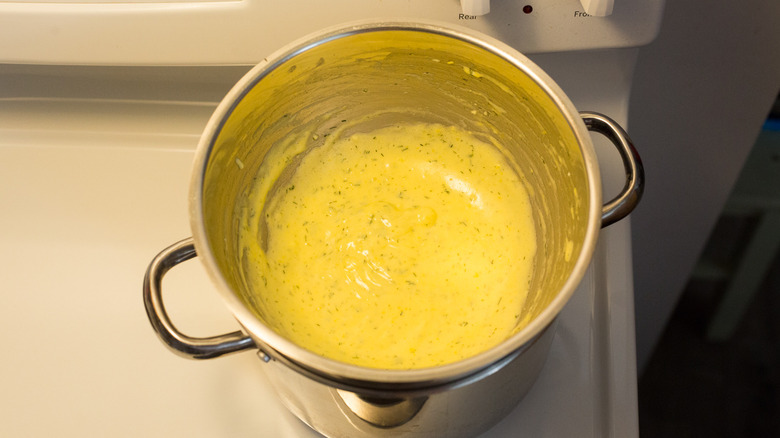 hollandaise sauce in double boiler