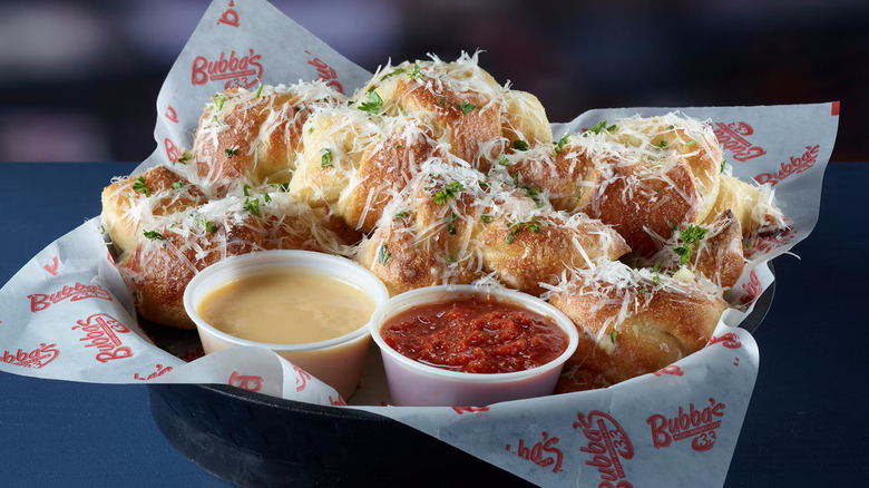 Bubba's 33 garlic knots