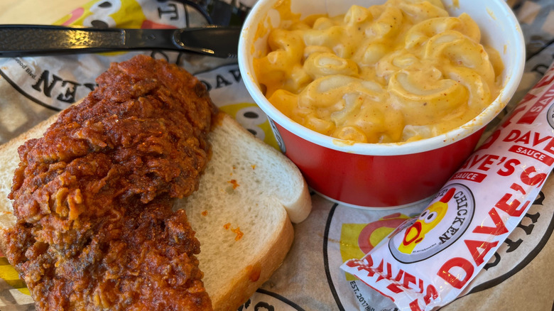 Dave's Hot Chicken chicken and mac and cheese
